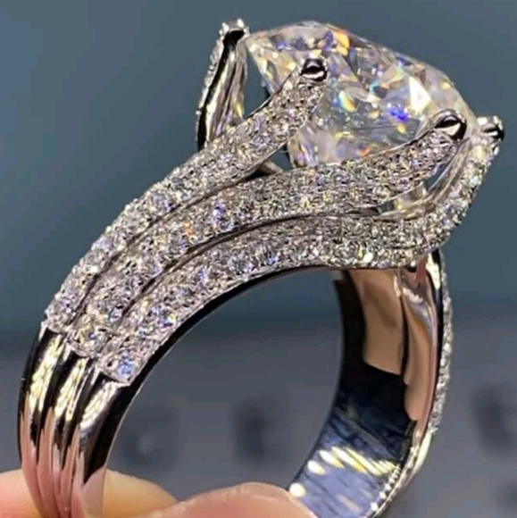 Show Stopping Stainless Steel Cubic Zirconia Wedding Ring - Size 8 - Picture 4 of 5